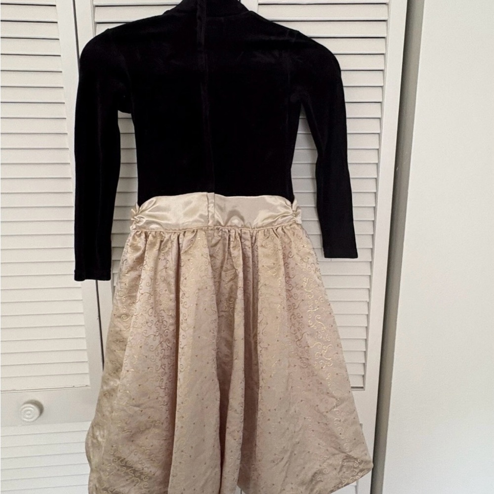 AMERICAN GIRL Midnight Holly Dress - Black Velvet & Metallic Gold - Size 8 - Picture 5 of 8